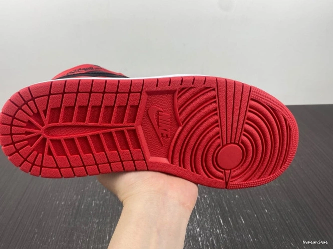HYPE FD4810-061 Jordan WMNS 1 High Satin Air Bred OG 0709